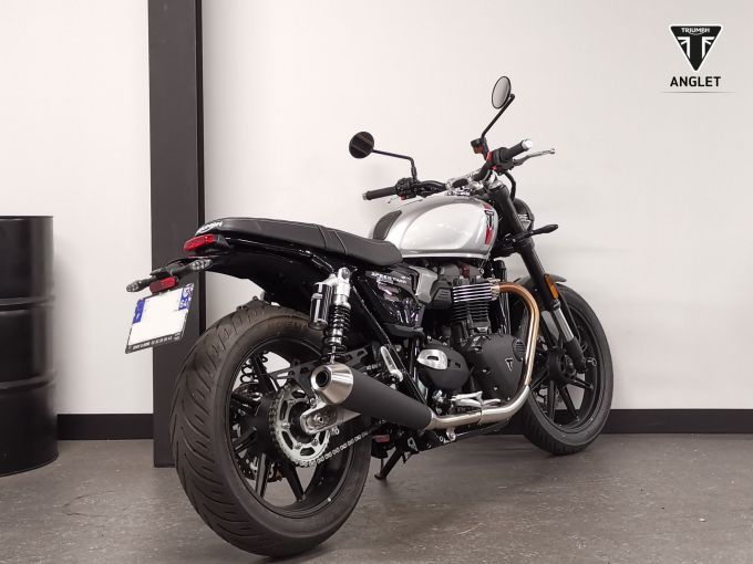 TRIUMPH SPEED TWIN 900 4