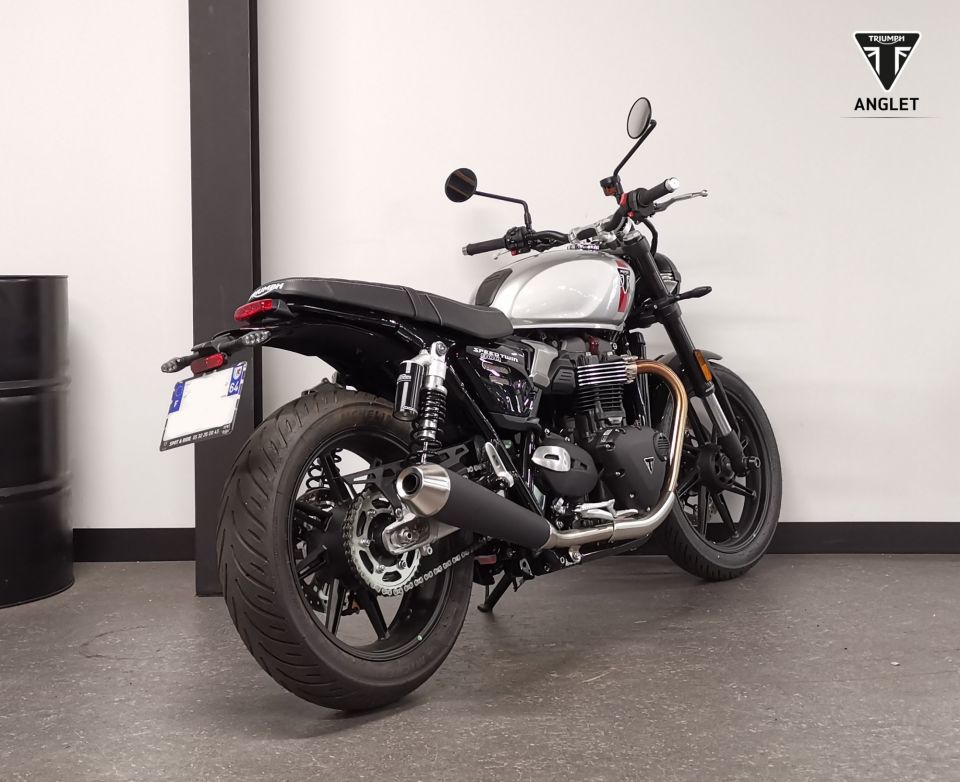 TRIUMPH SPEED TWIN 900 4