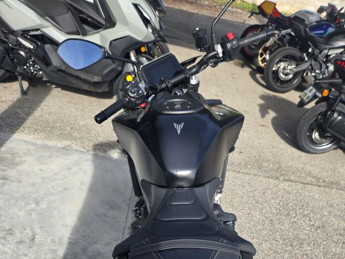 YAMAHA MT-09  Y-AMT 4