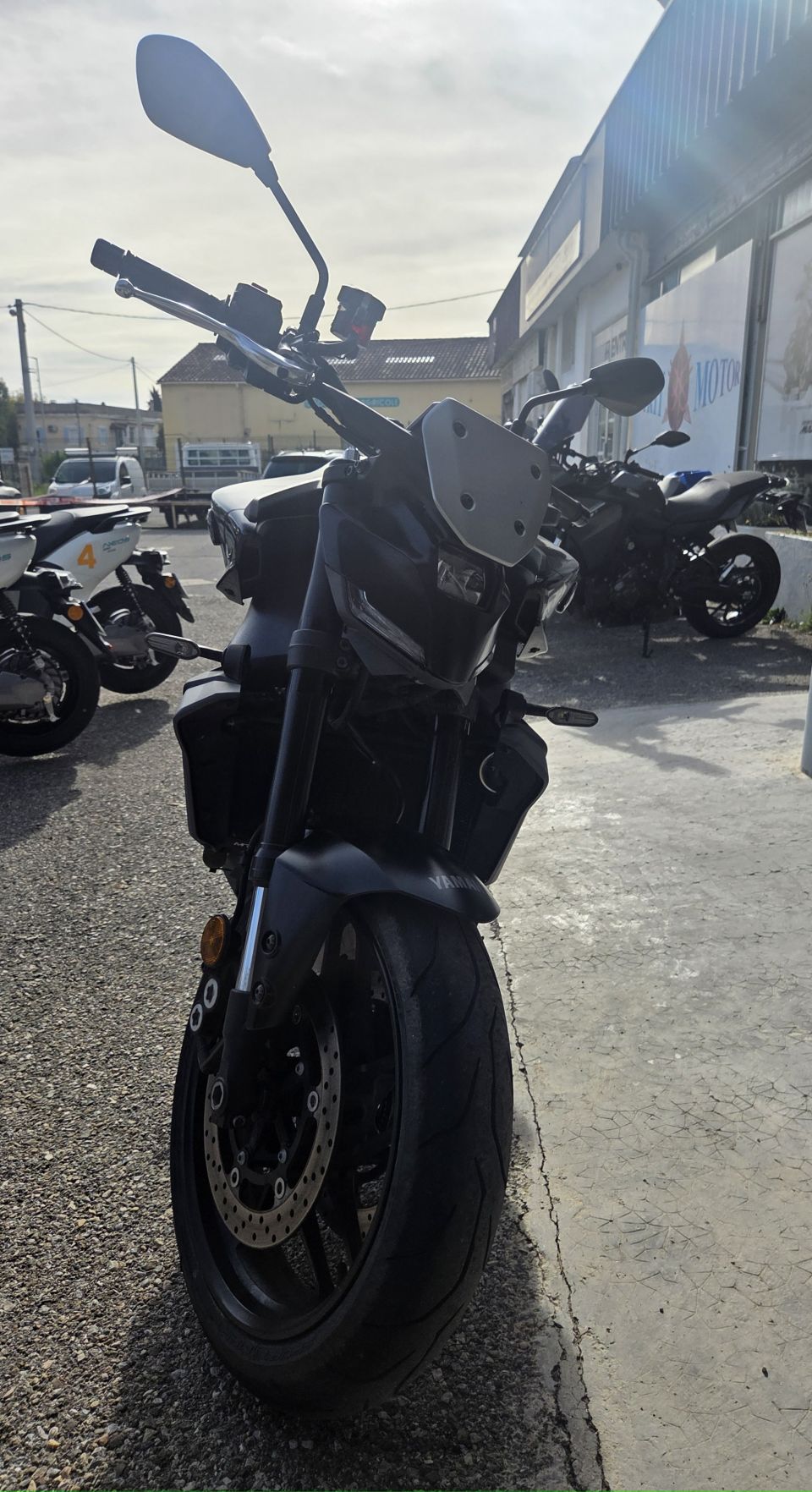 YAMAHA MT-09  Y-AMT 4