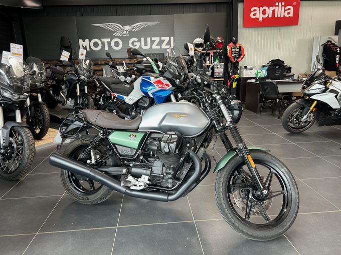 MOTO GUZZI V7 4