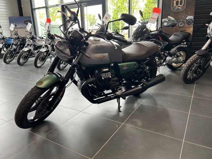MOTO GUZZI V7 4