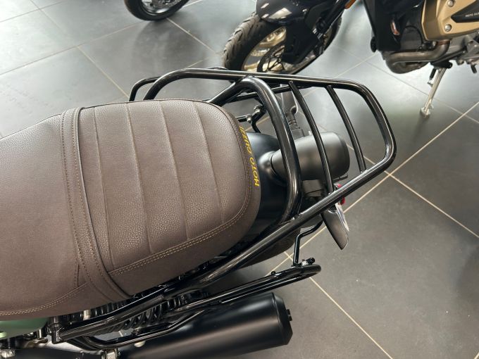 MOTO GUZZI V7 4