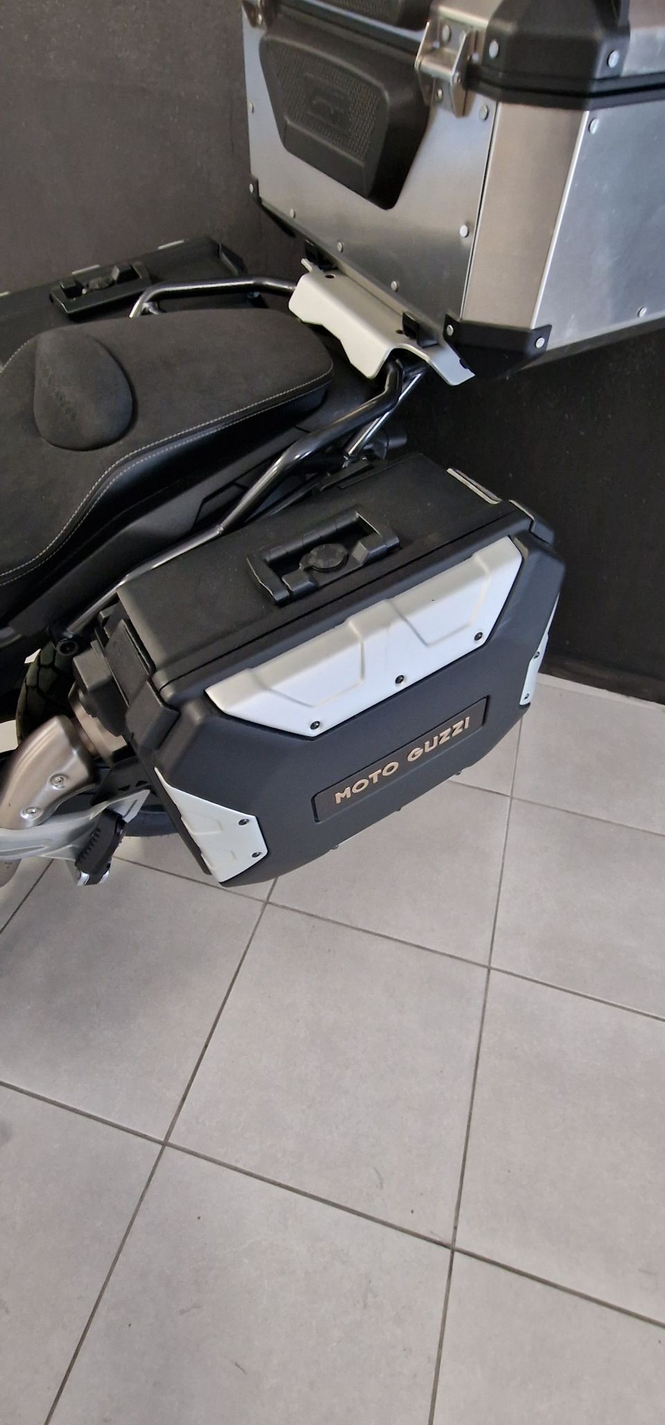 MOTO GUZZI V85 TT TRAVEL PACK 850 4