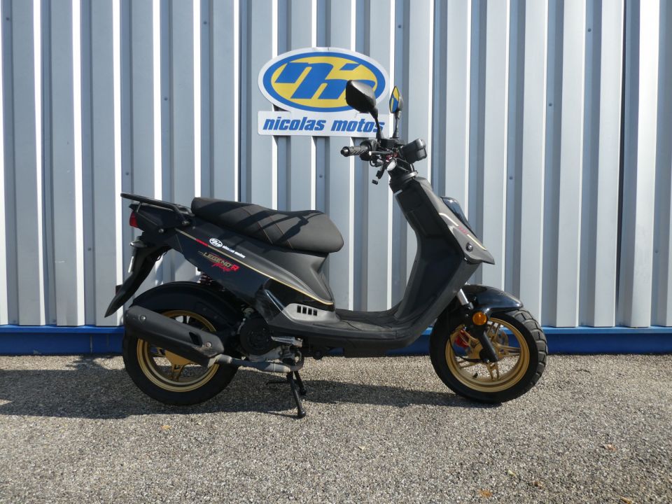 MASH LEGEND R NAKED 4