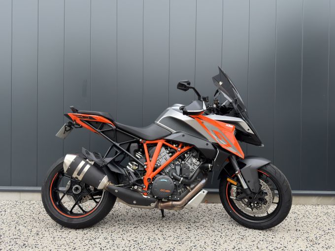 KTM KTM 1290 SUPER DUKE GT 2016 4