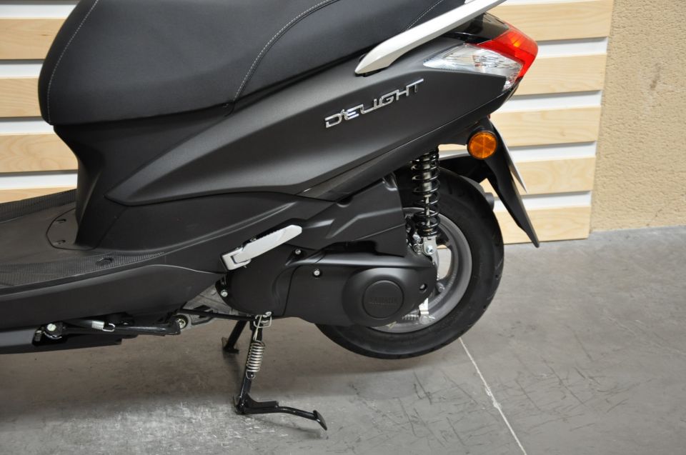 YAMAHA D'ELIGHT 4