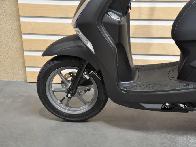YAMAHA D'ELIGHT 4