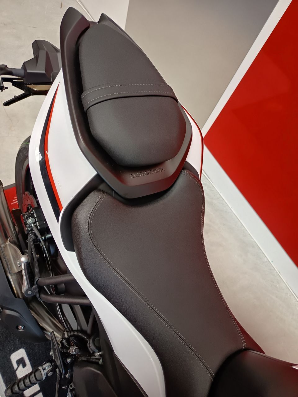 QJ MOTOR SRK 125 S 4