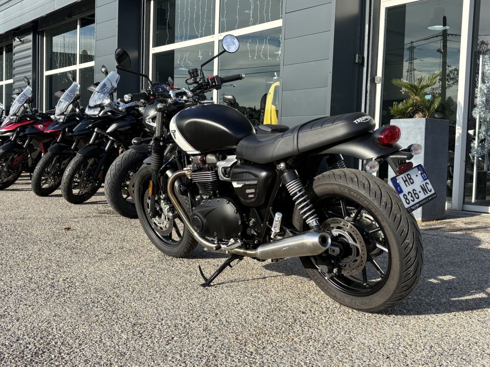 TRIUMPH SPEED TWIN 900 4