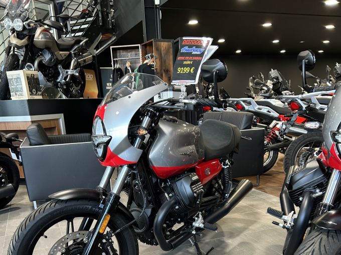 MOTO GUZZI V7 STONE 4