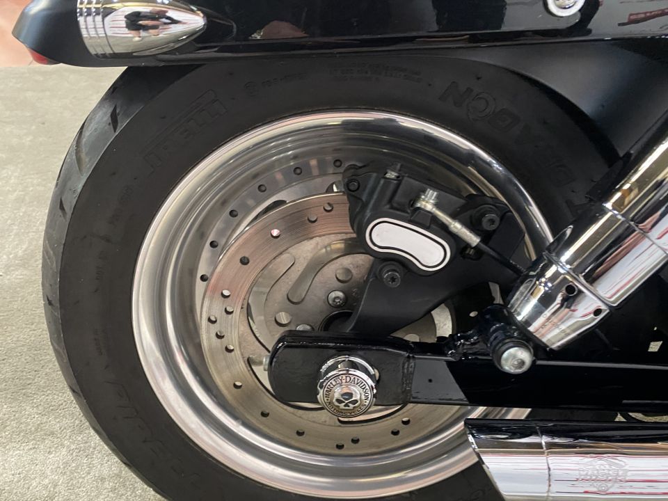 HARLEY-DAVIDSON DYNA FAT BOB 1584 4