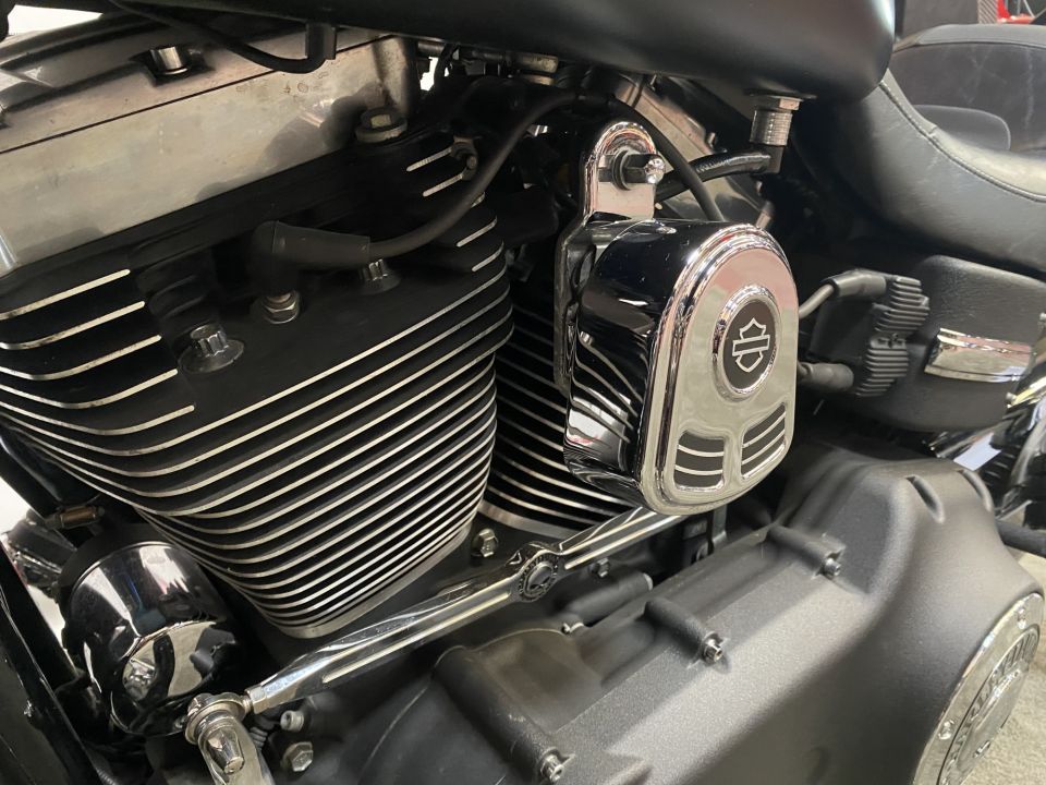 HARLEY-DAVIDSON DYNA FAT BOB 1584 4