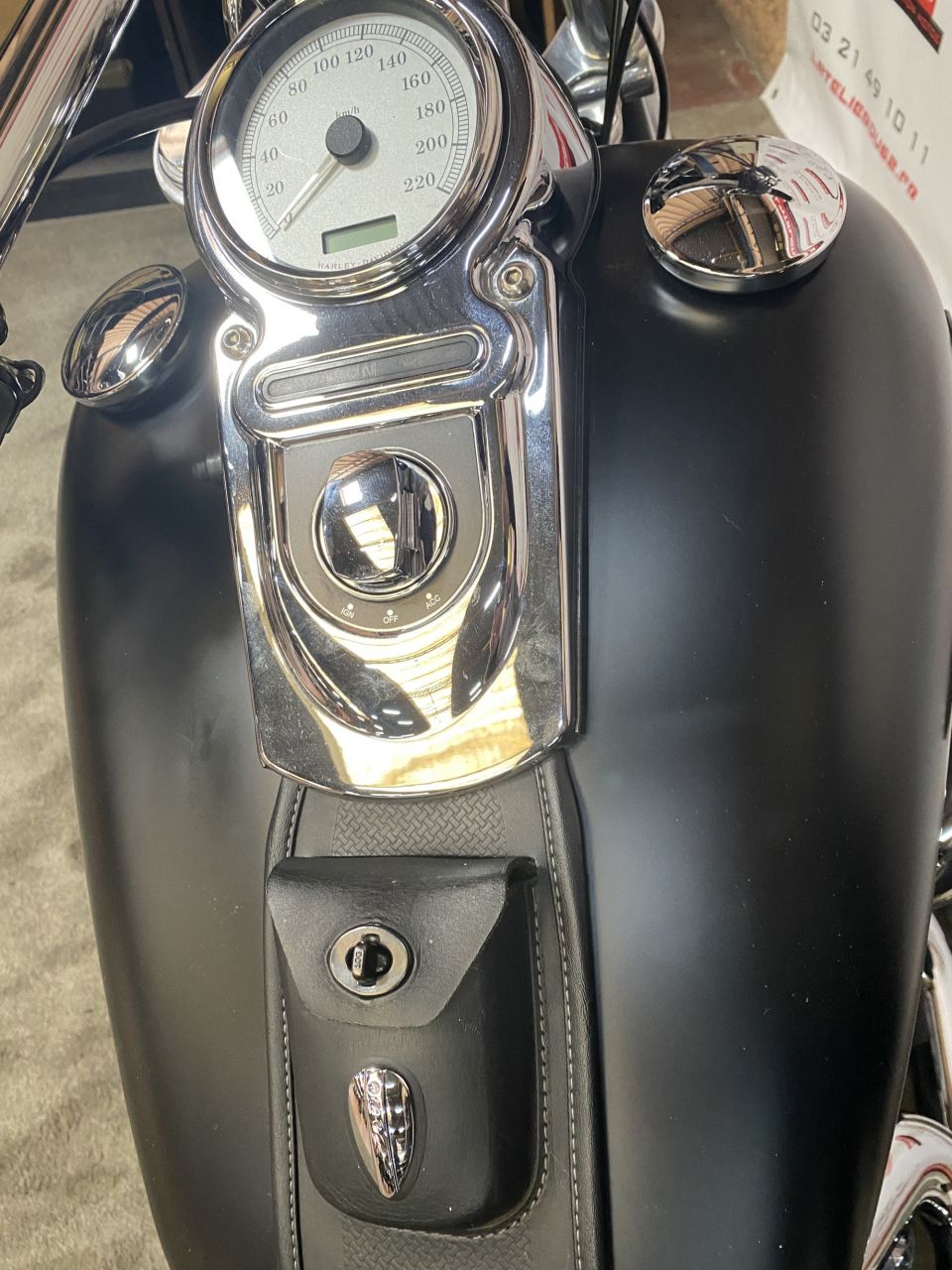 HARLEY-DAVIDSON DYNA FAT BOB 1584 4