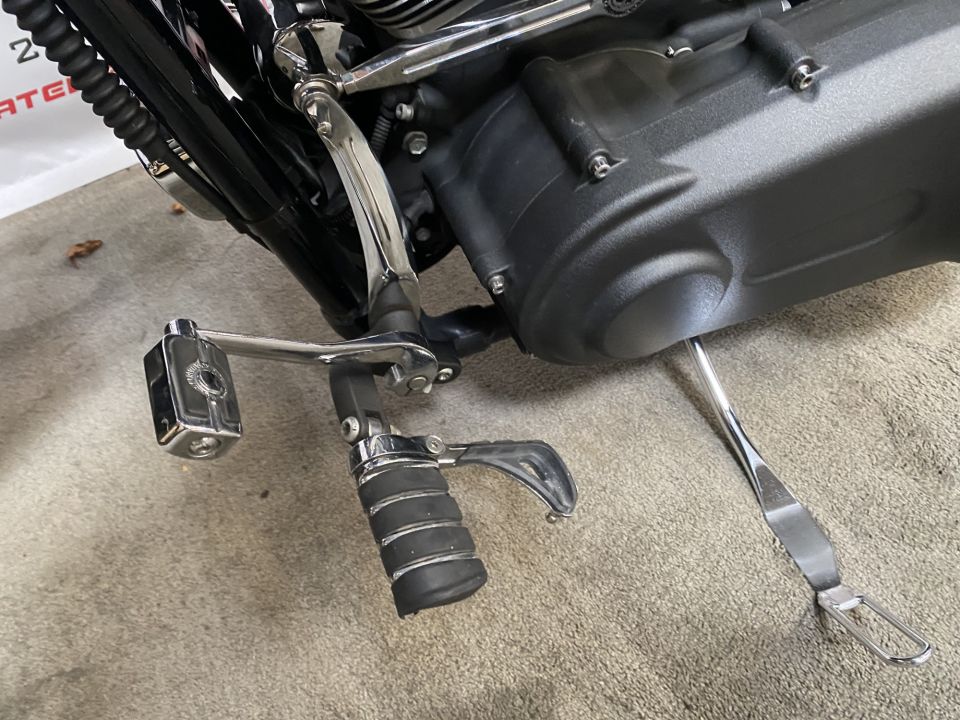 HARLEY-DAVIDSON DYNA FAT BOB 1584 4