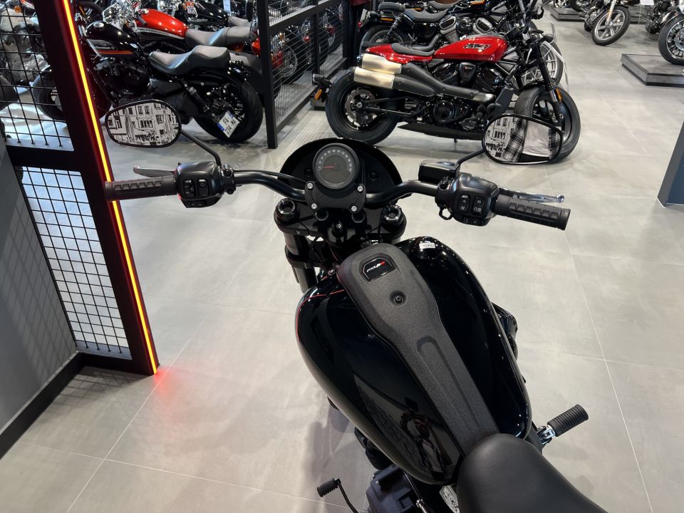 HARLEY-DAVIDSON SOFTAIL LOW RIDER 1923 S 4