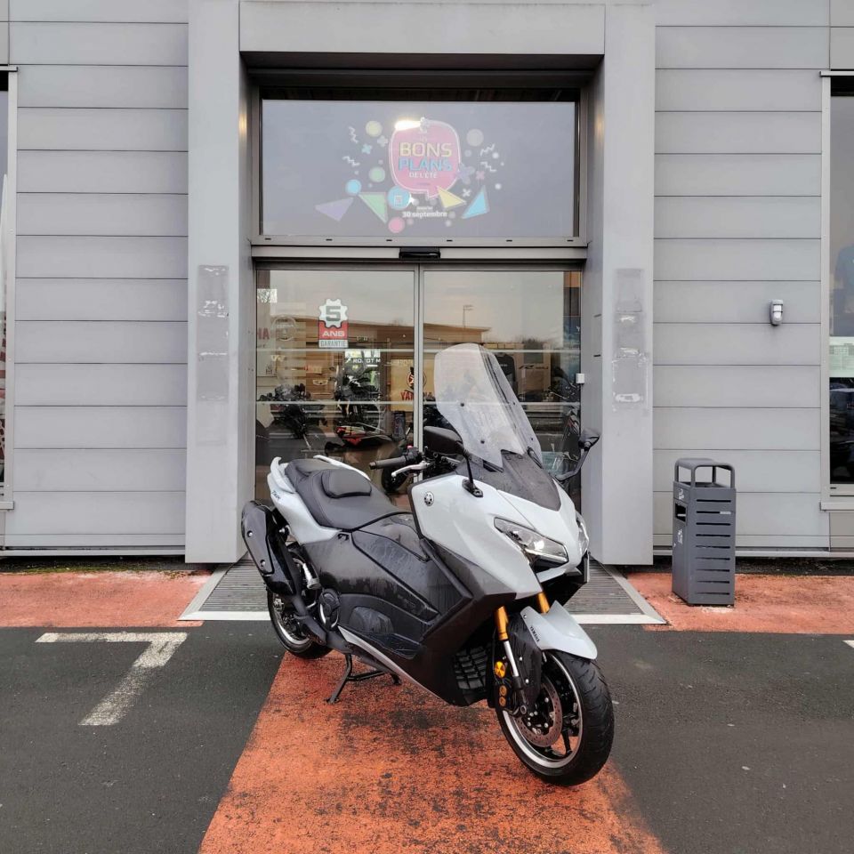 YAMAHA XP T-MAX 560 TECH MAX 4