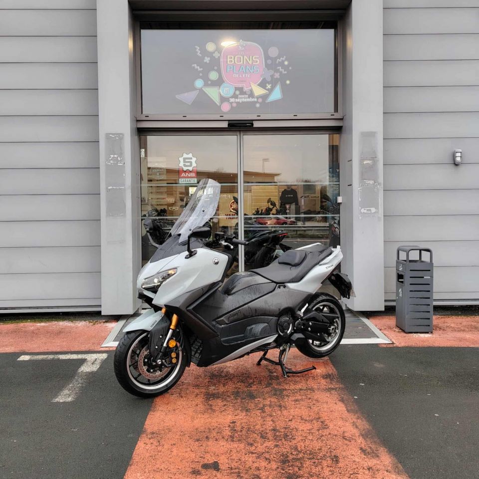 YAMAHA XP T-MAX 560 TECH MAX 4