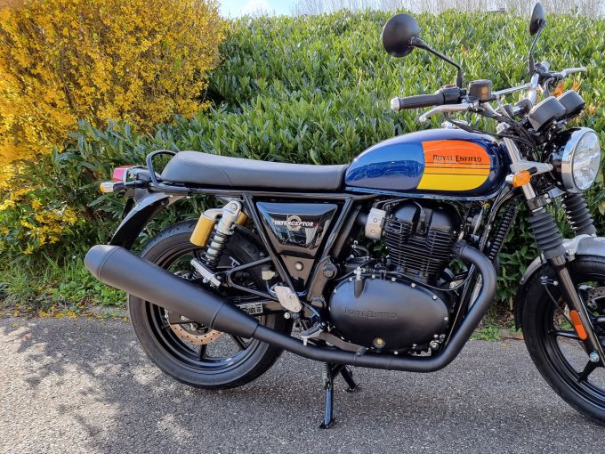 ROYAL ENFIELD INTERCEPTOR 4