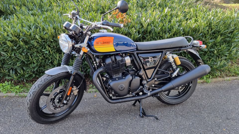 ROYAL ENFIELD INTERCEPTOR 4