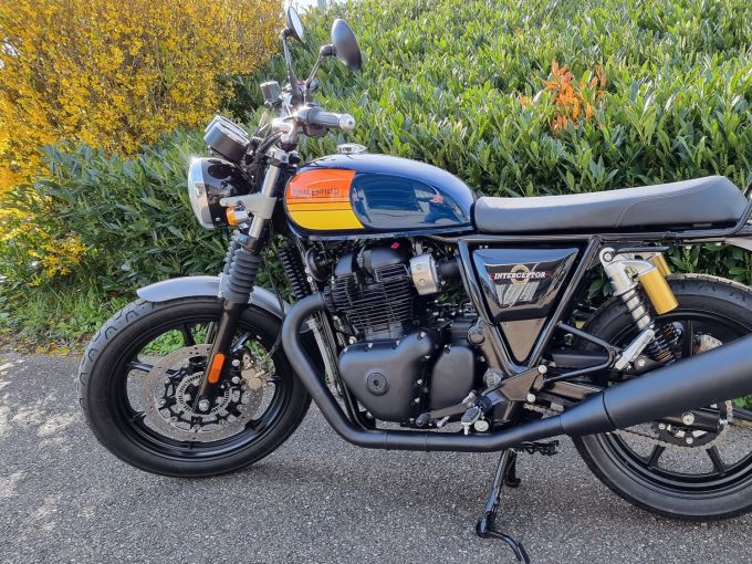 ROYAL ENFIELD INTERCEPTOR 4