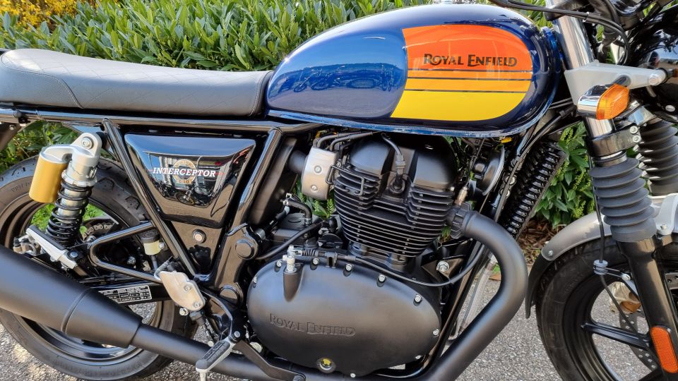ROYAL ENFIELD INTERCEPTOR 4