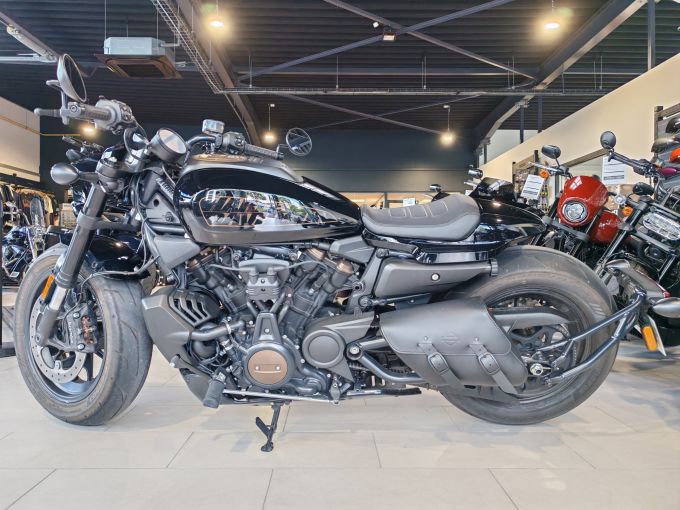 HARLEY-DAVIDSON SPORTSTER 1250 S 4