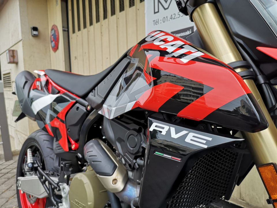 DUCATI HYPERMOTARD 4