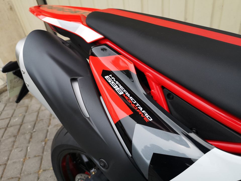 DUCATI HYPERMOTARD 4