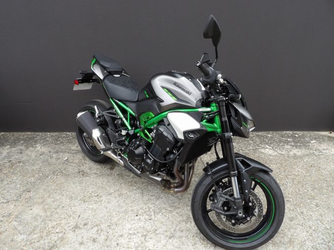 KAWASAKI Z900 FULL 2025 4