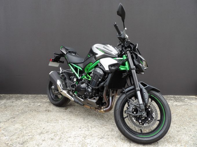 KAWASAKI Z900 FULL 2025 4