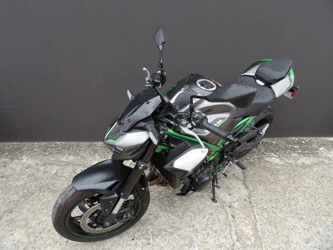 KAWASAKI Z900 FULL 2025 4