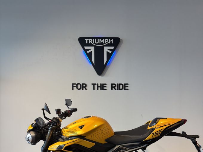 TRIUMPH STREET TRIPLE 765 RS 4