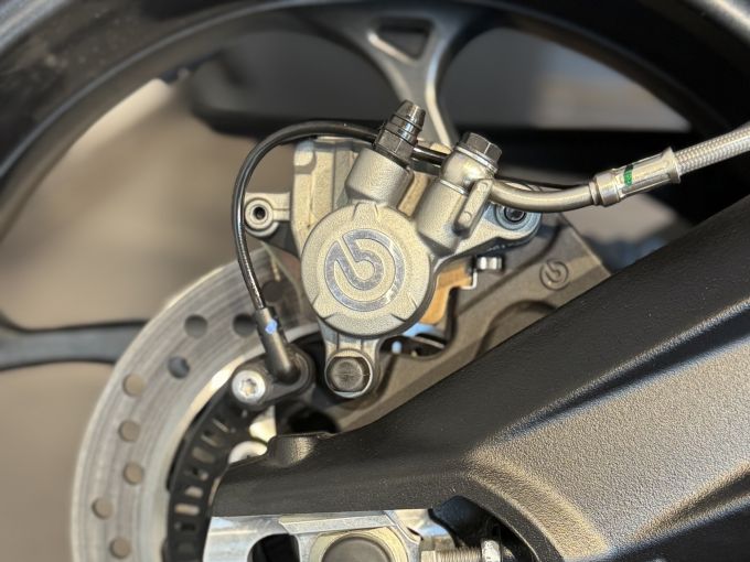 TRIUMPH STREET TRIPLE 765 RS 4