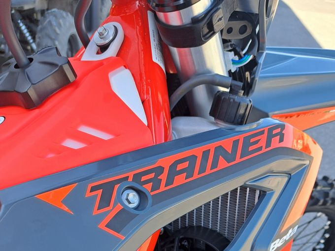 BETA XTRAINER 300 4