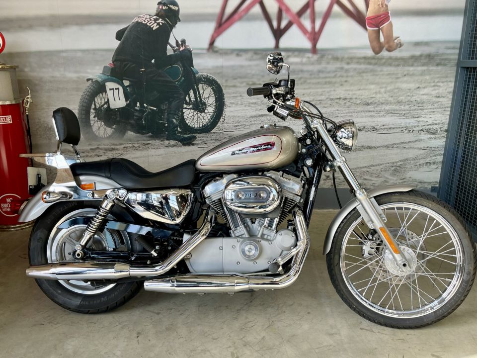 HARLEY-DAVIDSON SPORTSTER 883 4