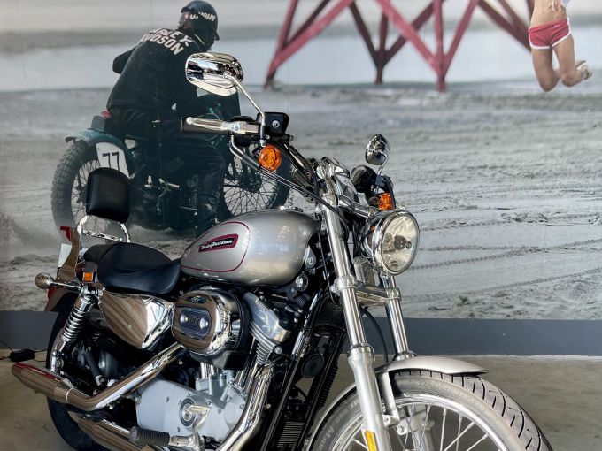 HARLEY-DAVIDSON SPORTSTER 883 4