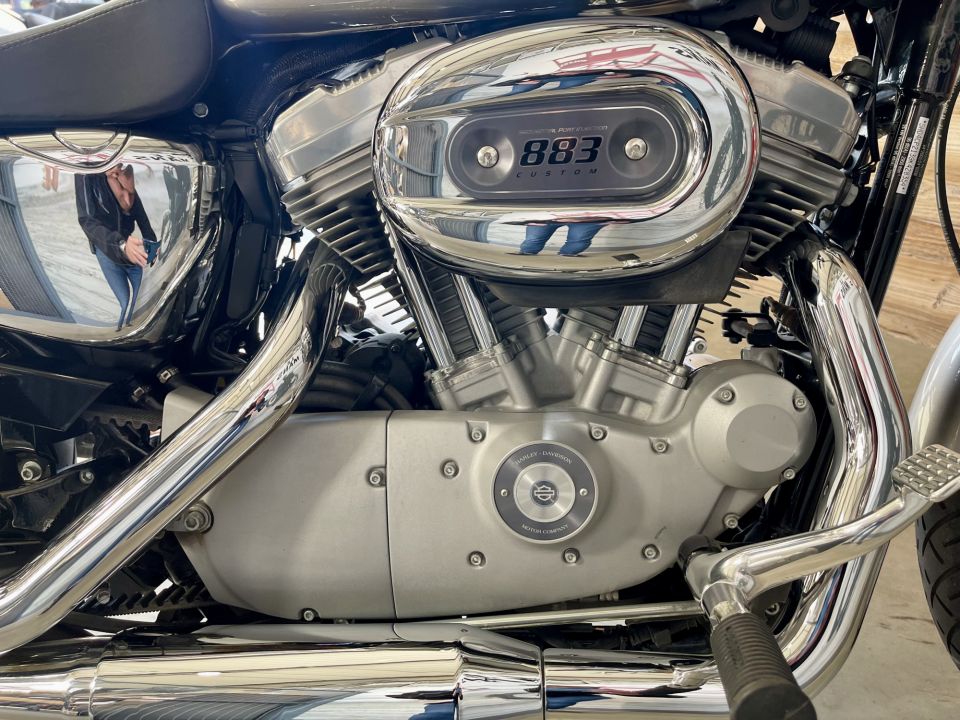 HARLEY-DAVIDSON SPORTSTER 883 4