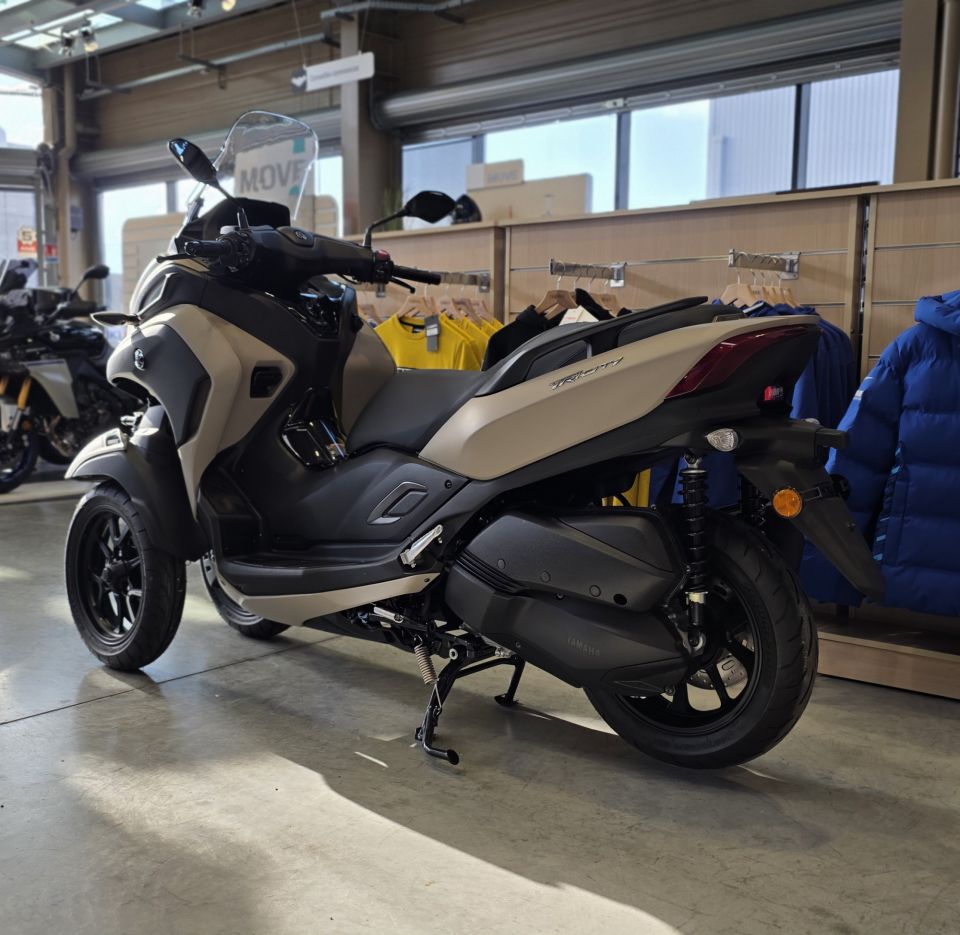 YAMAHA TRICITY 300 4
