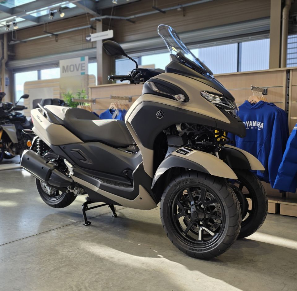 YAMAHA TRICITY 300 4