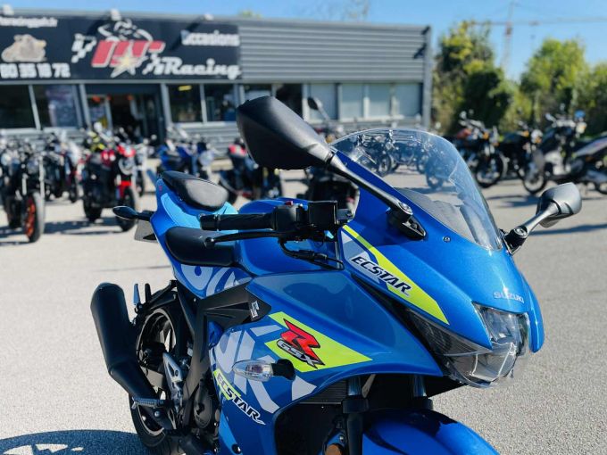 SUZUKI GSX-R 125 4