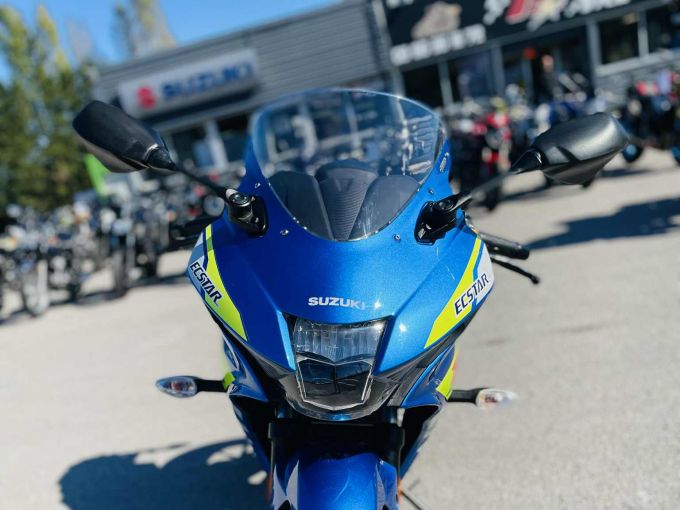 SUZUKI GSX-R 125 4