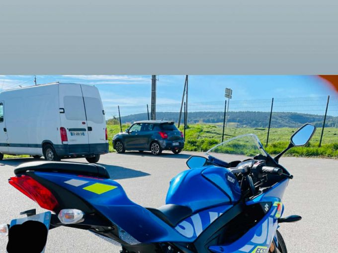 SUZUKI GSX-R 125 4