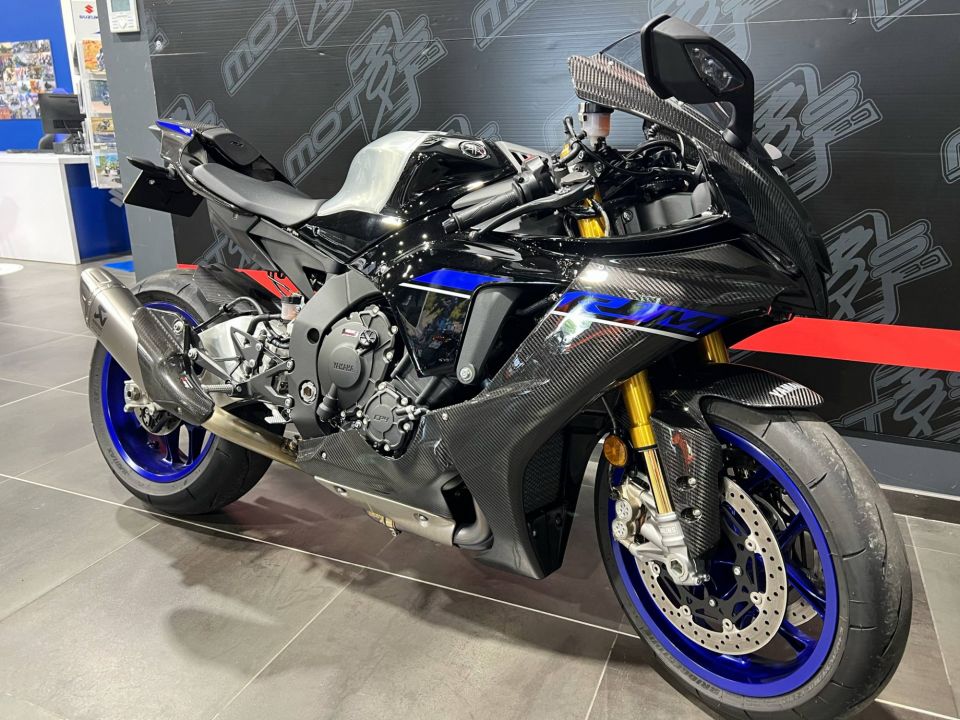 YAMAHA R1M 4