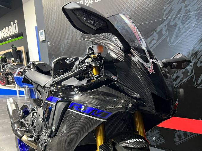YAMAHA R1M 4