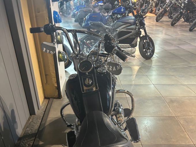 HARLEY-DAVIDSON SOFTAIL DELUXE 1690 4