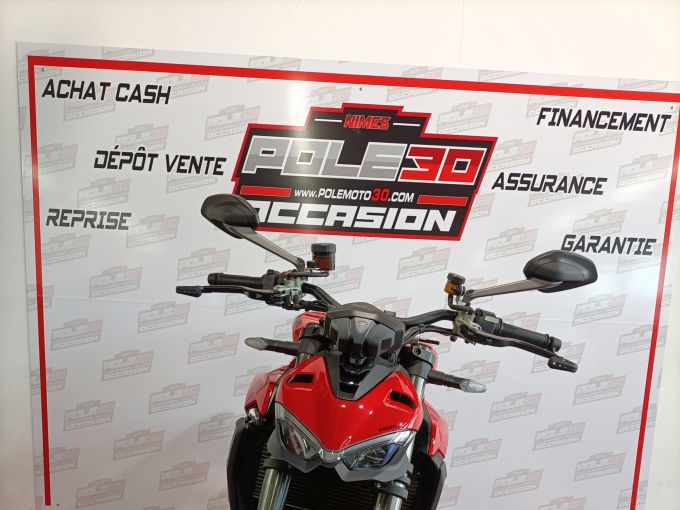 DUCATI STREETFIGHTER V2 4