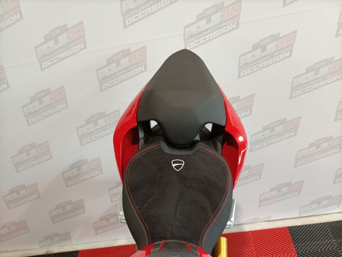 DUCATI STREETFIGHTER V2 4