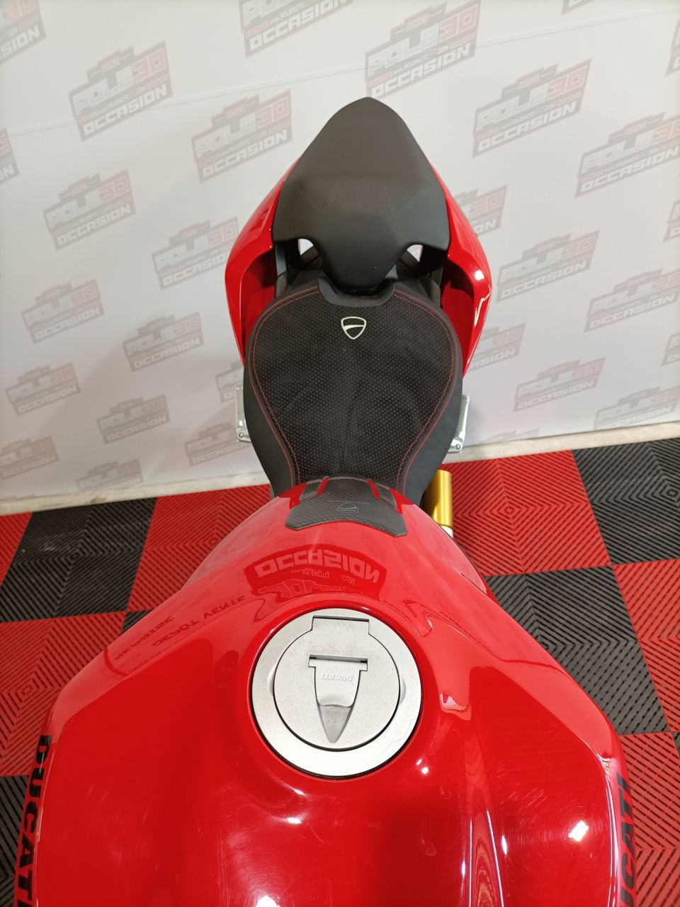 DUCATI STREETFIGHTER V2 4