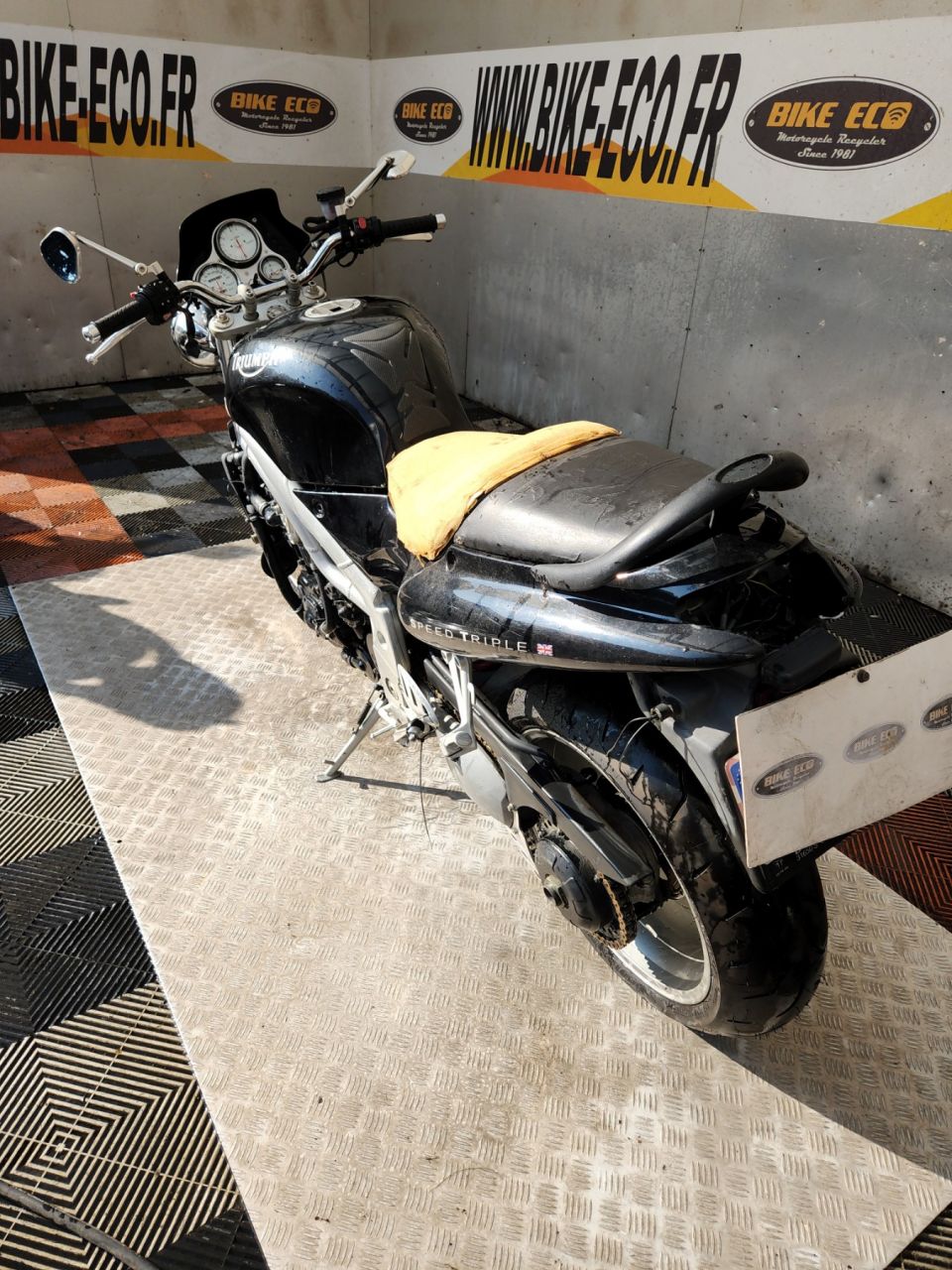 TRIUMPH SPEED TRIPLE 955 4